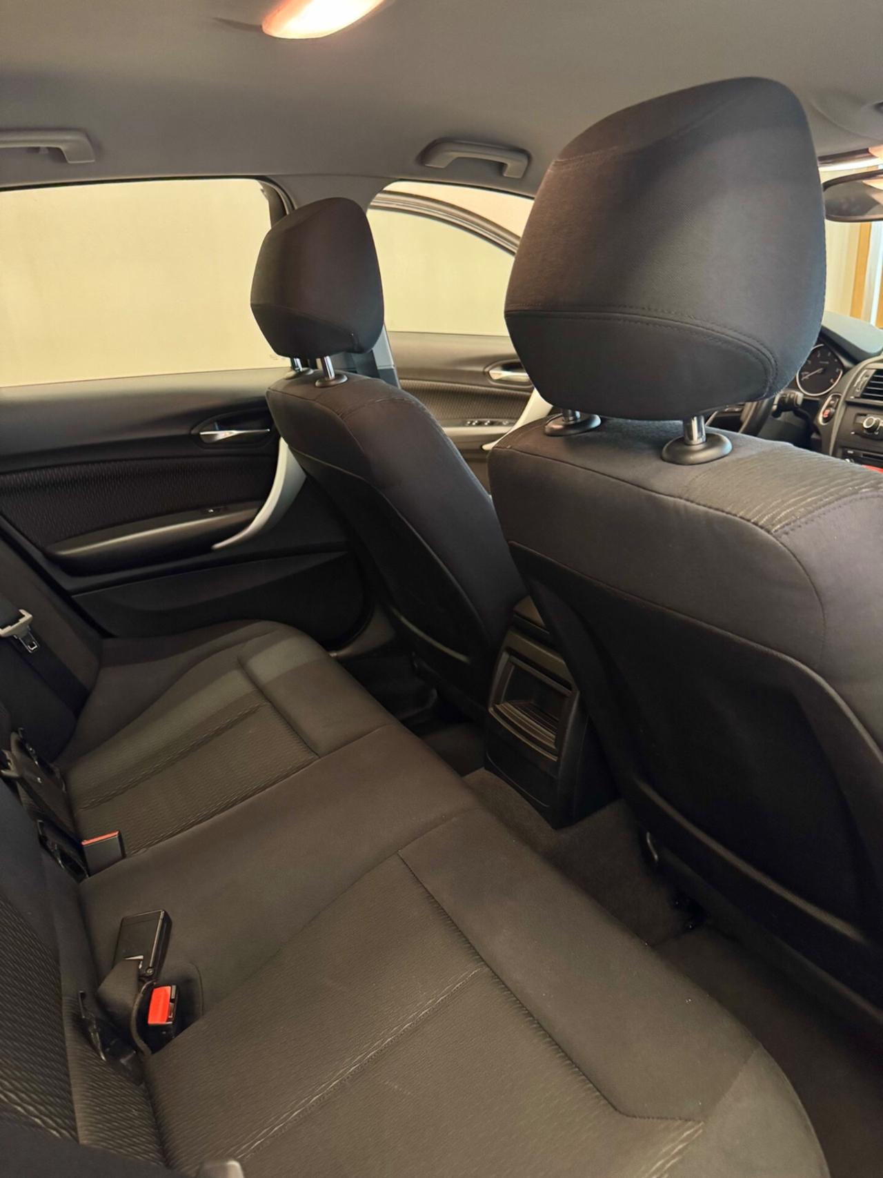 Bmw 116D SPORT 5PORTE AUTOMATICA DIESEL NEPOTENTATI