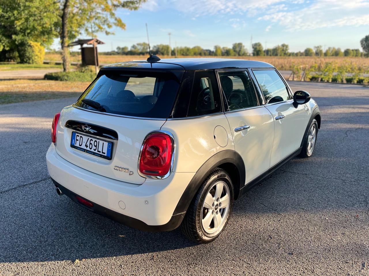 Mini 1.5 Cooper D 5 porte