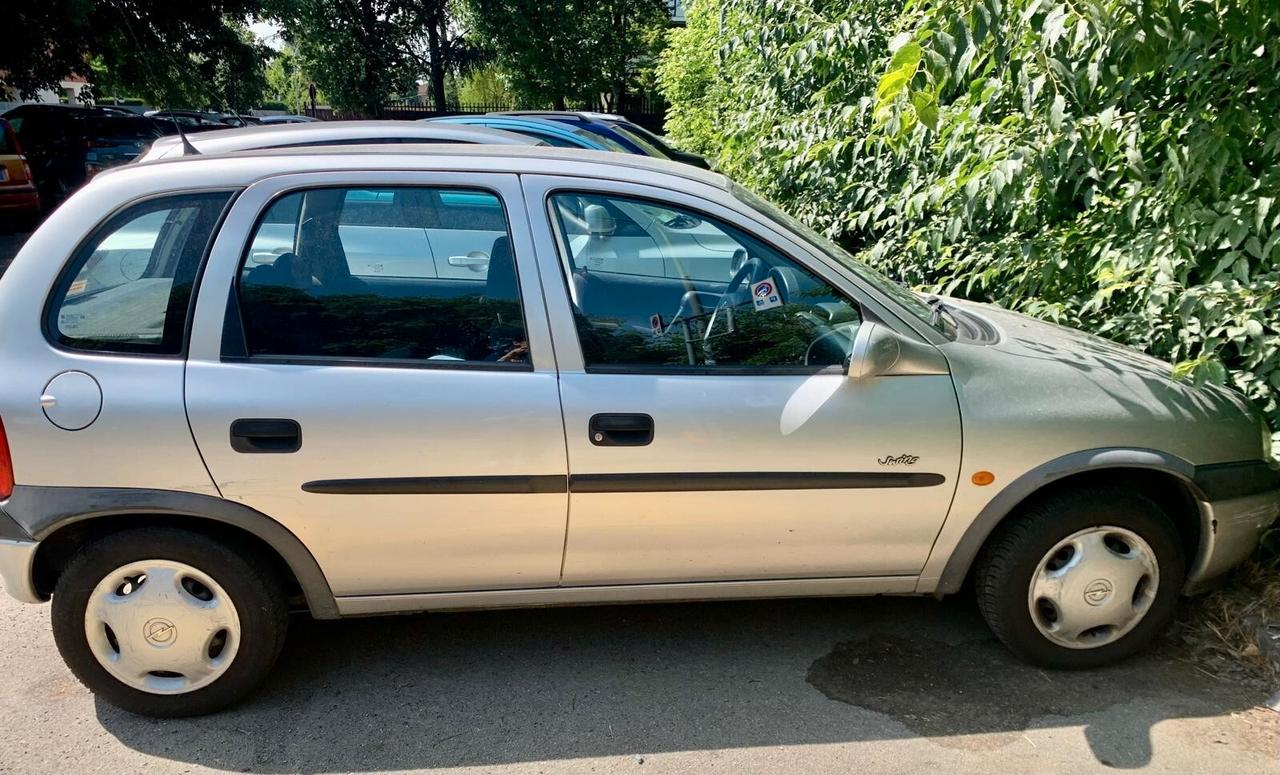 Opel Corsa 1.2i 16V cat 5 porte Swing