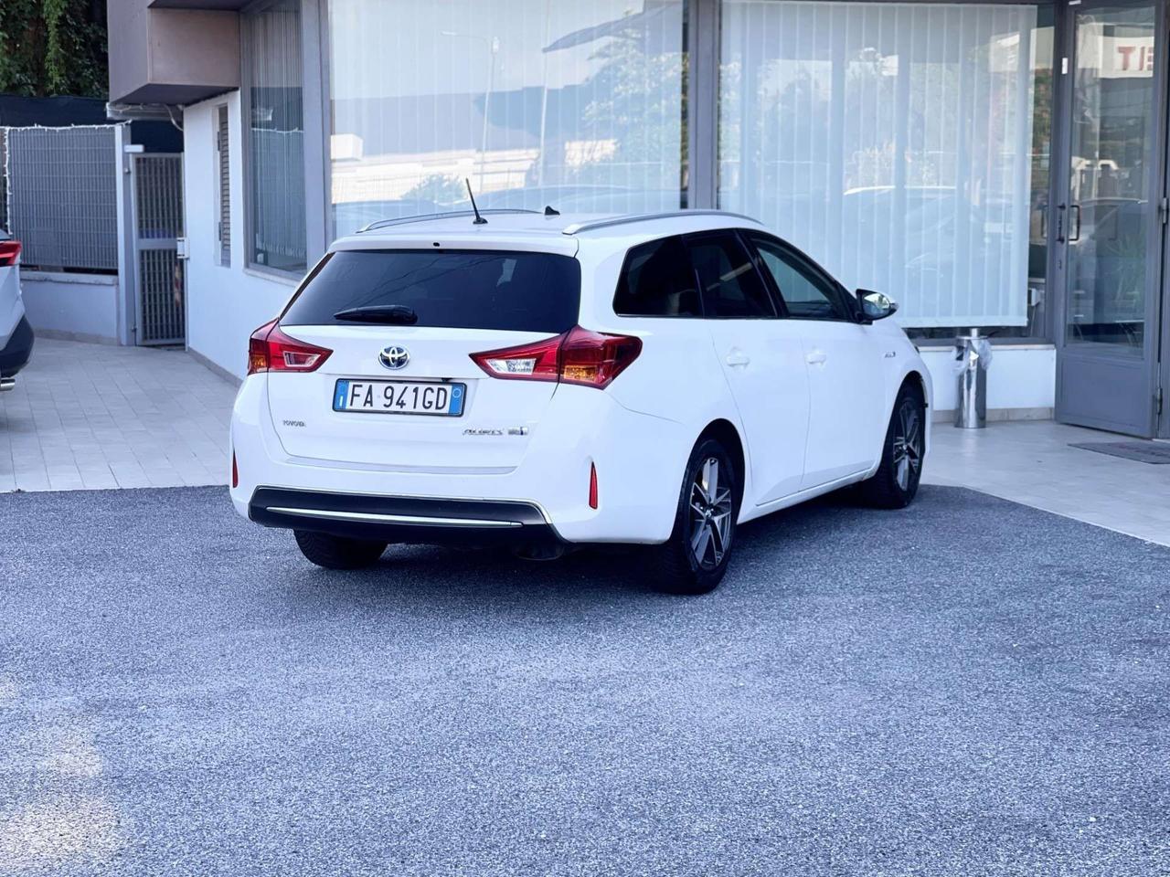 Toyota Auris 1.8 Hybrid 99CV E6 Neo - 2015