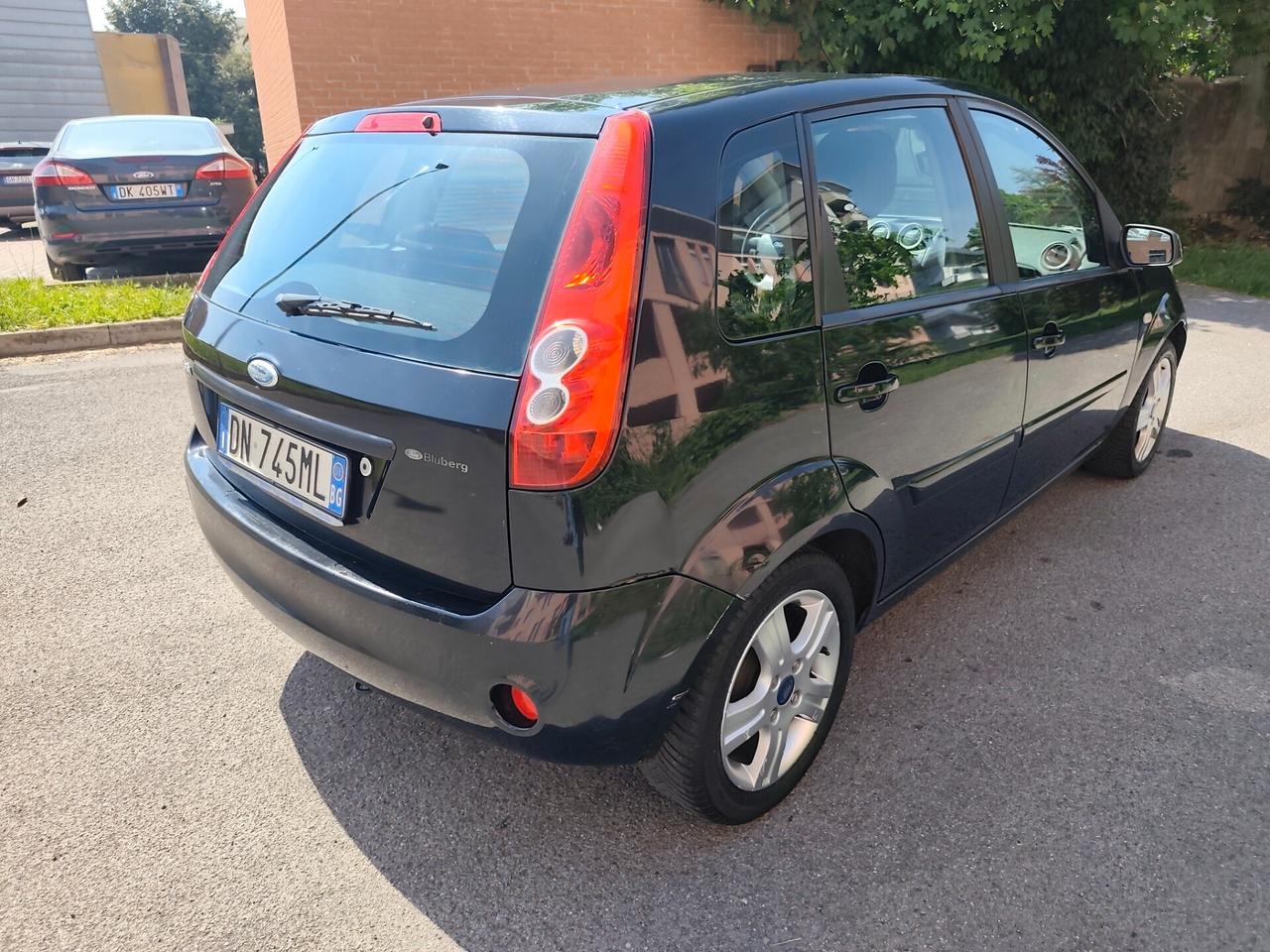 Ford Fiesta 1.2 Benz GPL 5 porte