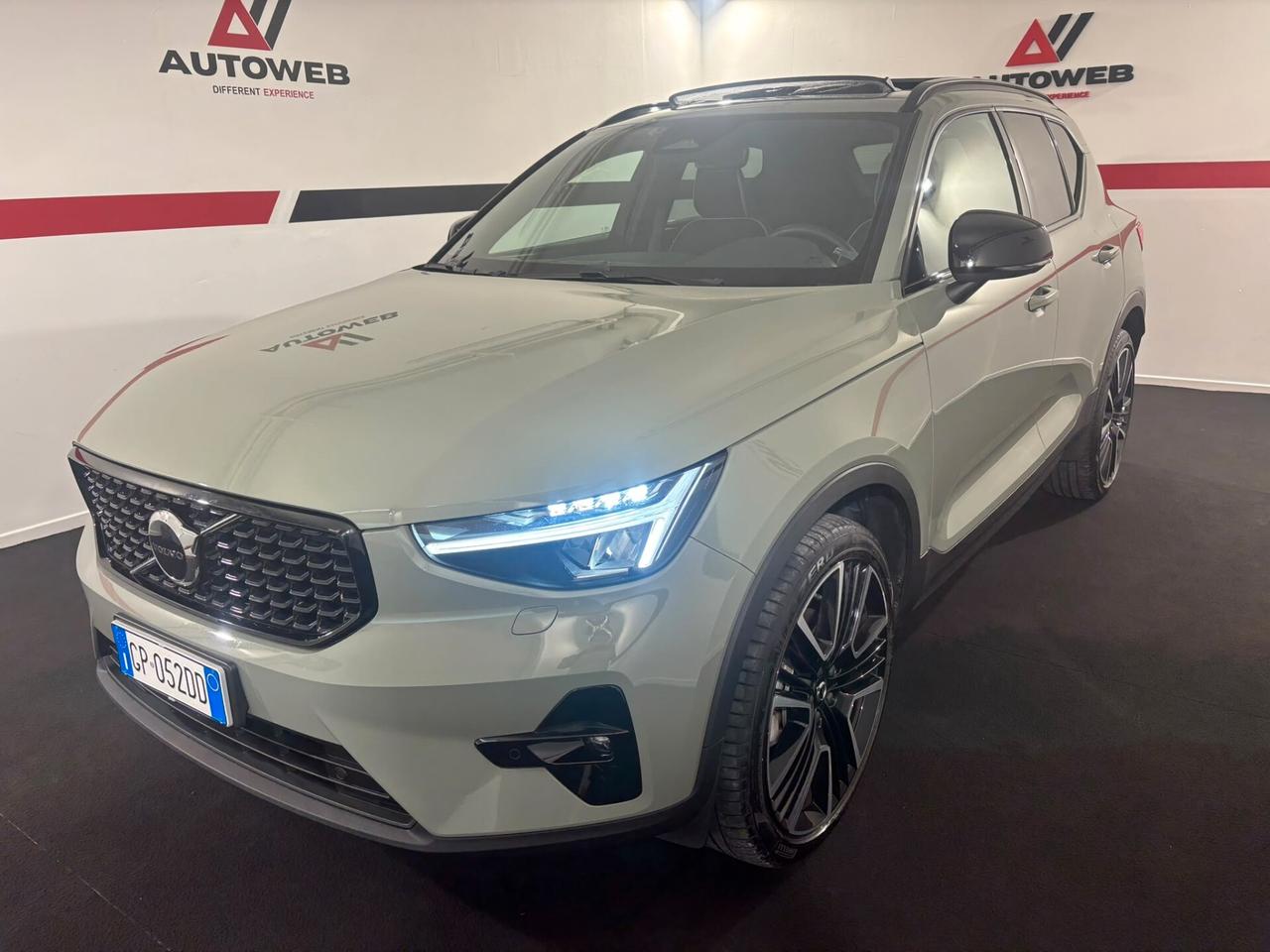 Volvo XC40 B3 automatico Ultimate Dark