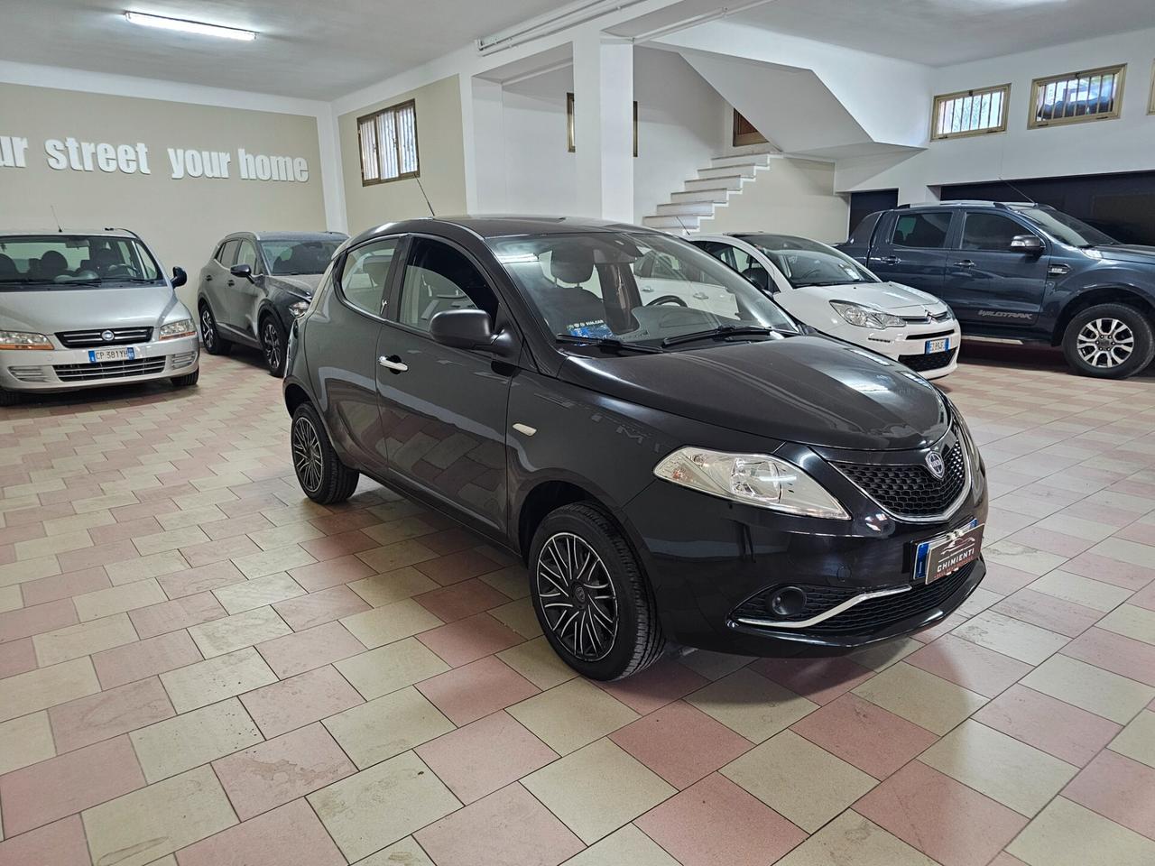 Lancia Ypsilon 0.9 TwinAir 85 CV 5 porte Metano Ecochic Gold