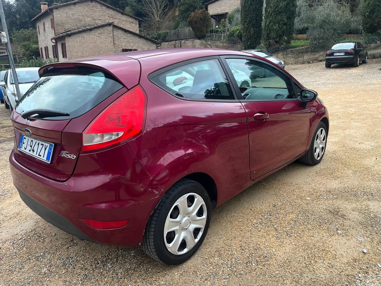 Ford Fiesta 1.4 Diesel - Neopatentati