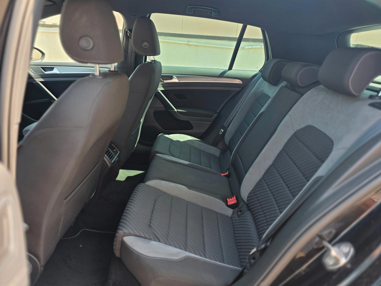Volkswagen Golf 1.5 TSI ACT 5p. Sport R line