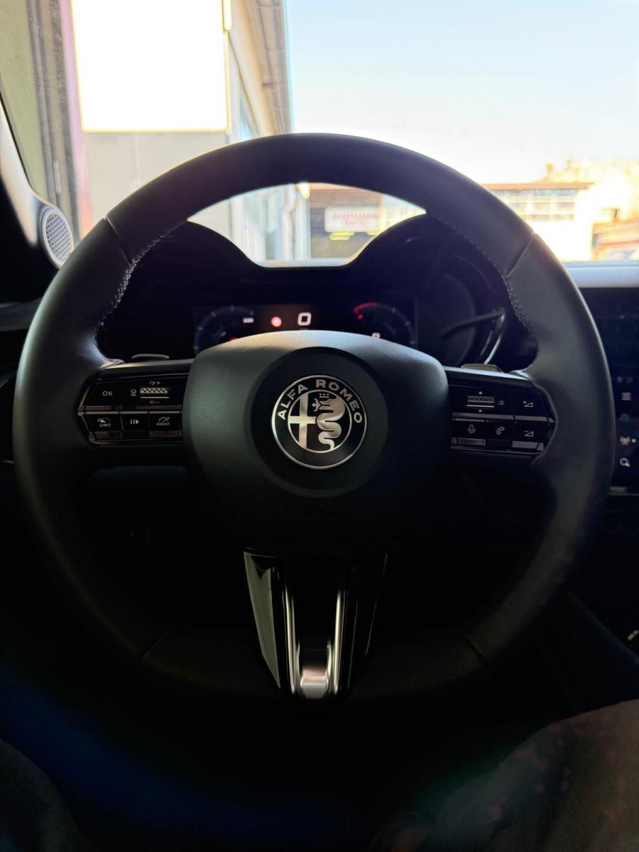 ALFA ROMEO - Junior - 1.2 136 CV Hybrid eDCT6