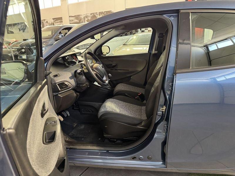 Lancia Ypsilon Ypsilon 1.0 FireFly 5 porte S&S Hybrid Silver