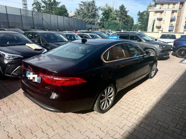 JAGUAR XF 2.0 D 180 CV aut. Pure