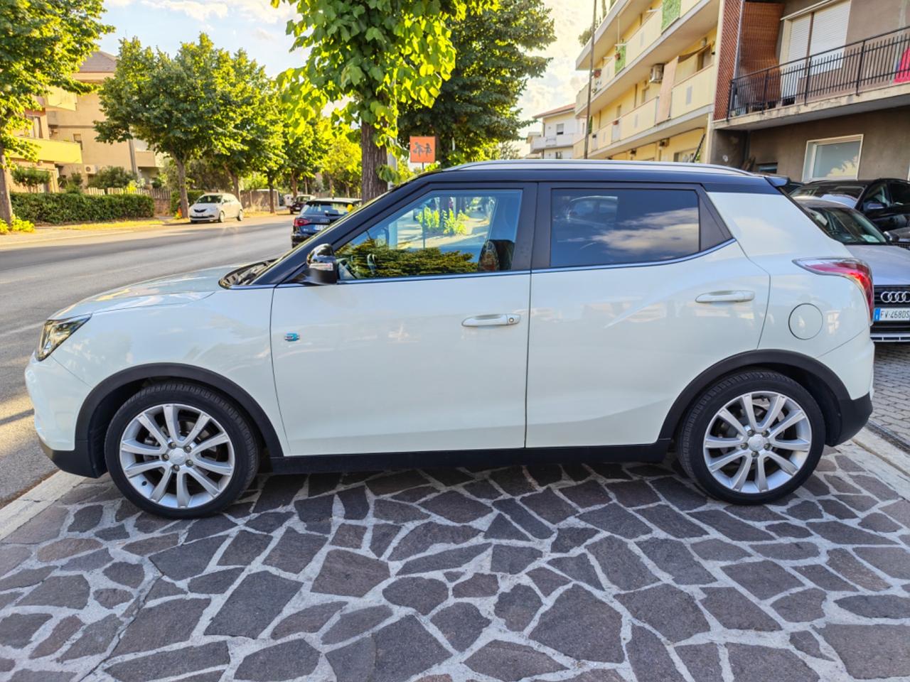 Ssangyong Tivoli 1.6d 2WD Juice Aut. + Gancio traino