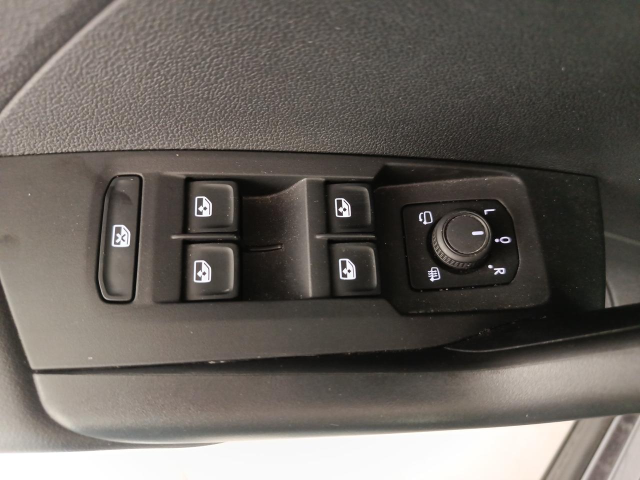 VOLKSWAGEN T-Cross - T-Cross 1.0 TSI Life