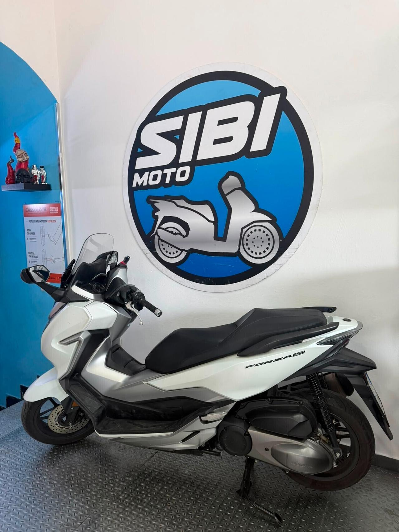 Honda Forza 300