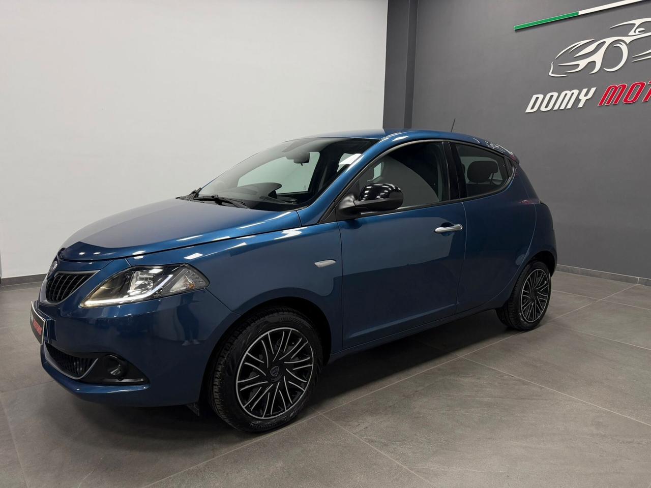 Lancia Ypsilon 1.0 FireFly 5 porte S&S Hybrid Ecochic Silver