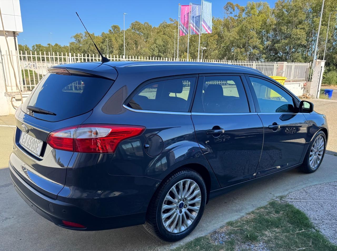 Ford Focus 1.6 TDCi 115 CV SW Titanium -122.000 KM-