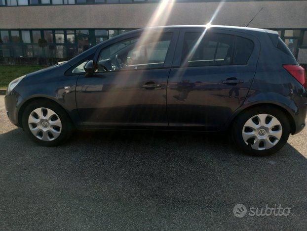 opel corsa benzina 1.2+ GPL