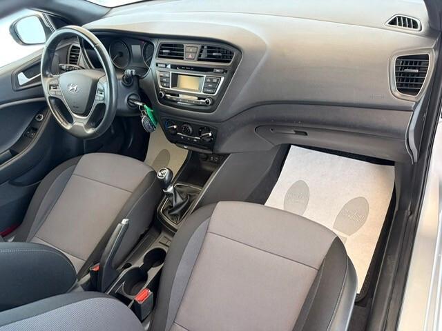 Hyundai i20 5p 1.2 Classic 75cv *NEOPATENTATI*