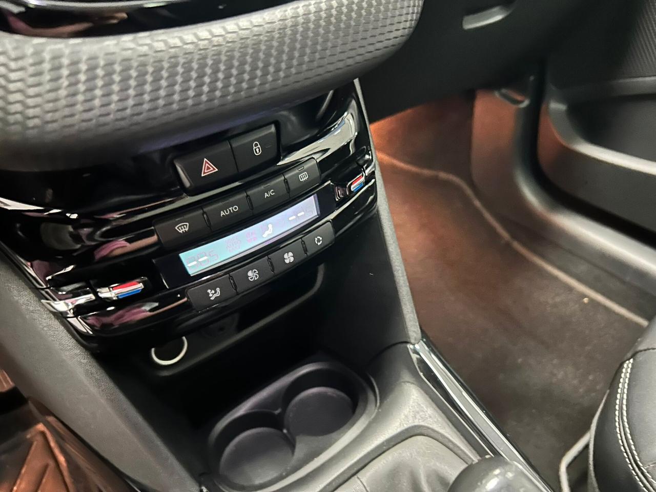 Peugeot 2008 1.2B X NEOPATENTATI Allure 2015