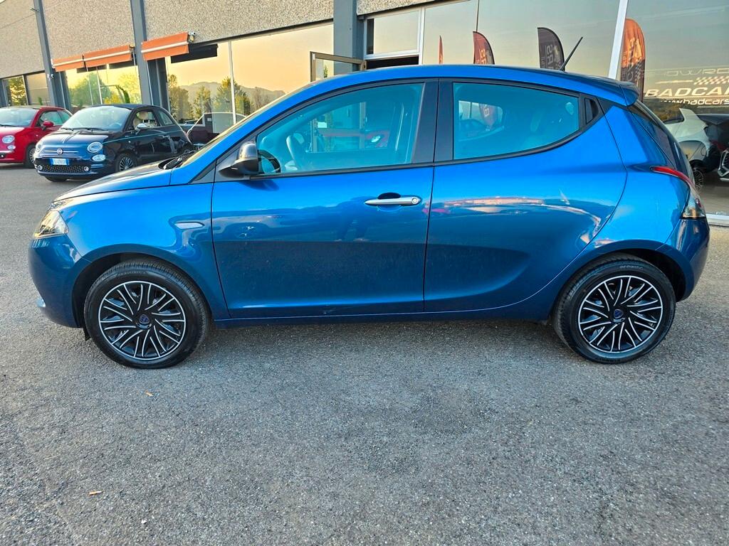 Lancia Ypsilon 1.0 FireFly 5 porte S&S Hybrid Silver Plus