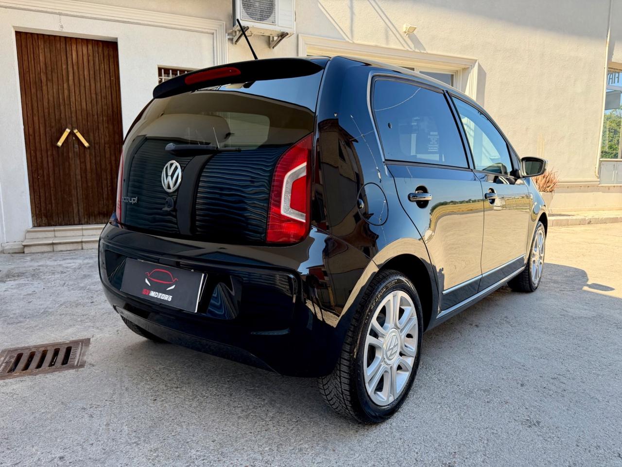 Volkswagen up! 1.0 METANO 2015