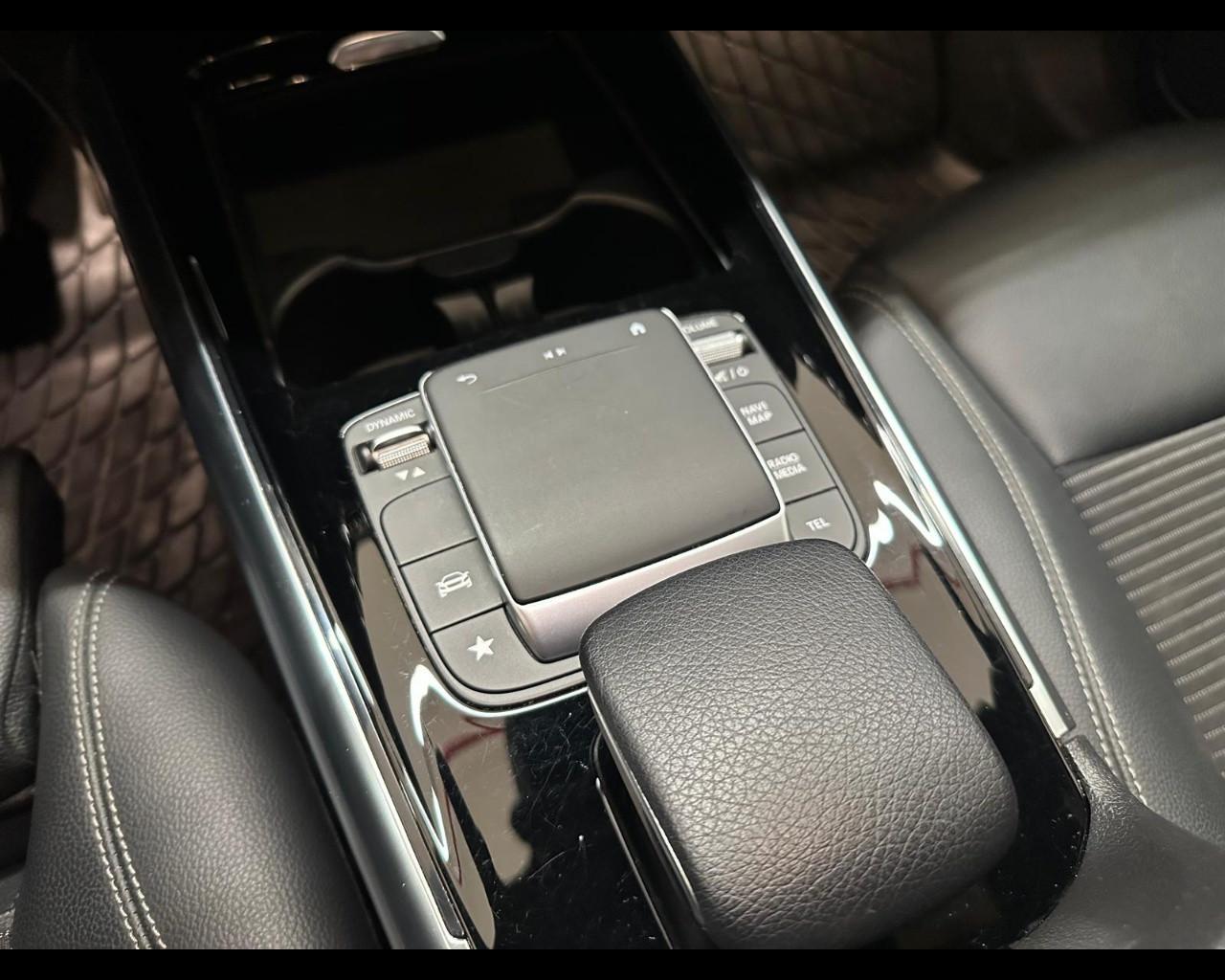 Mercedes-Benz GLA (H247) - GLA 180 Automatic Sport