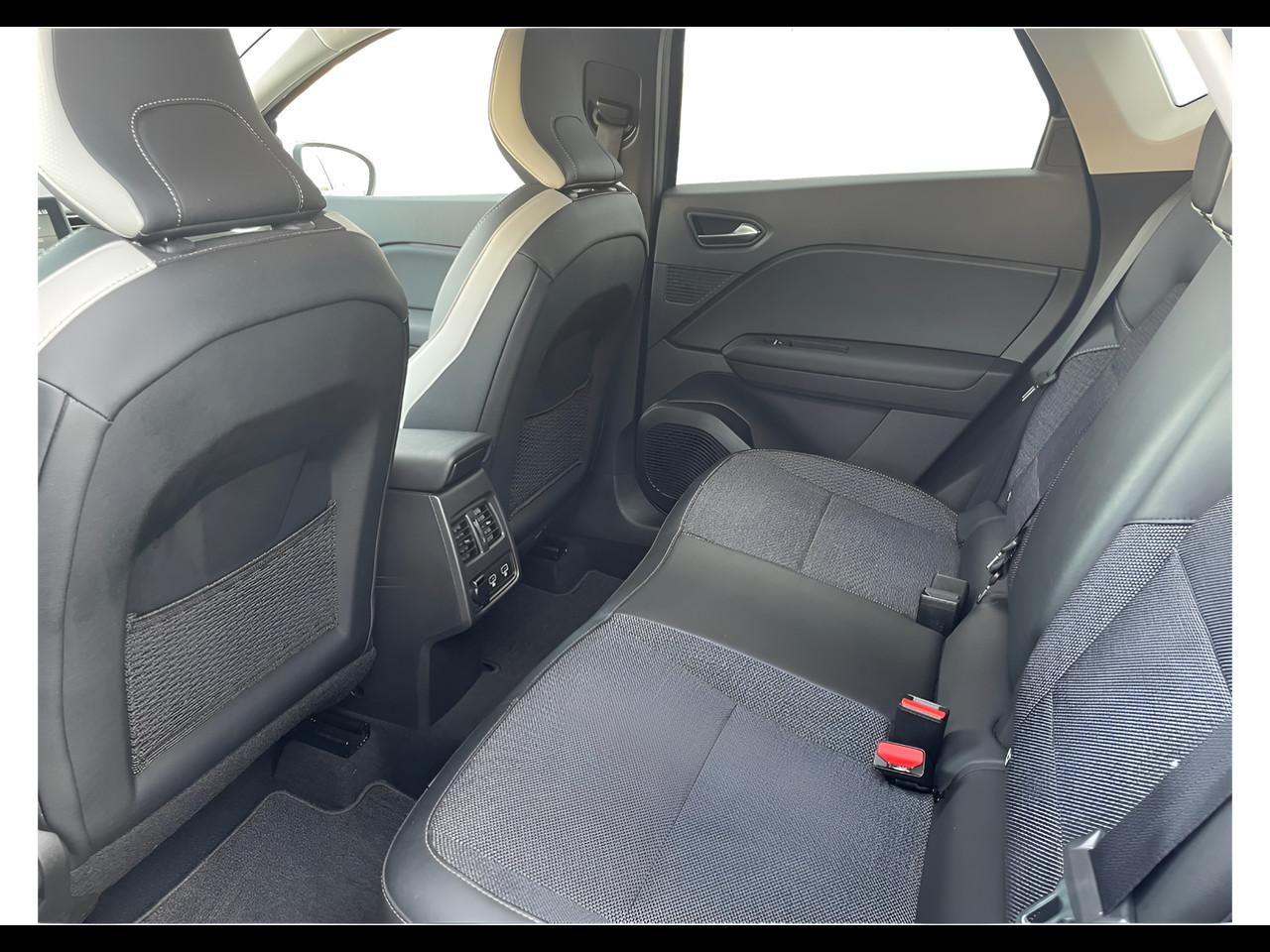 RENAULT Captur 1.6 E-Tech hybrid Intens 145cv auto