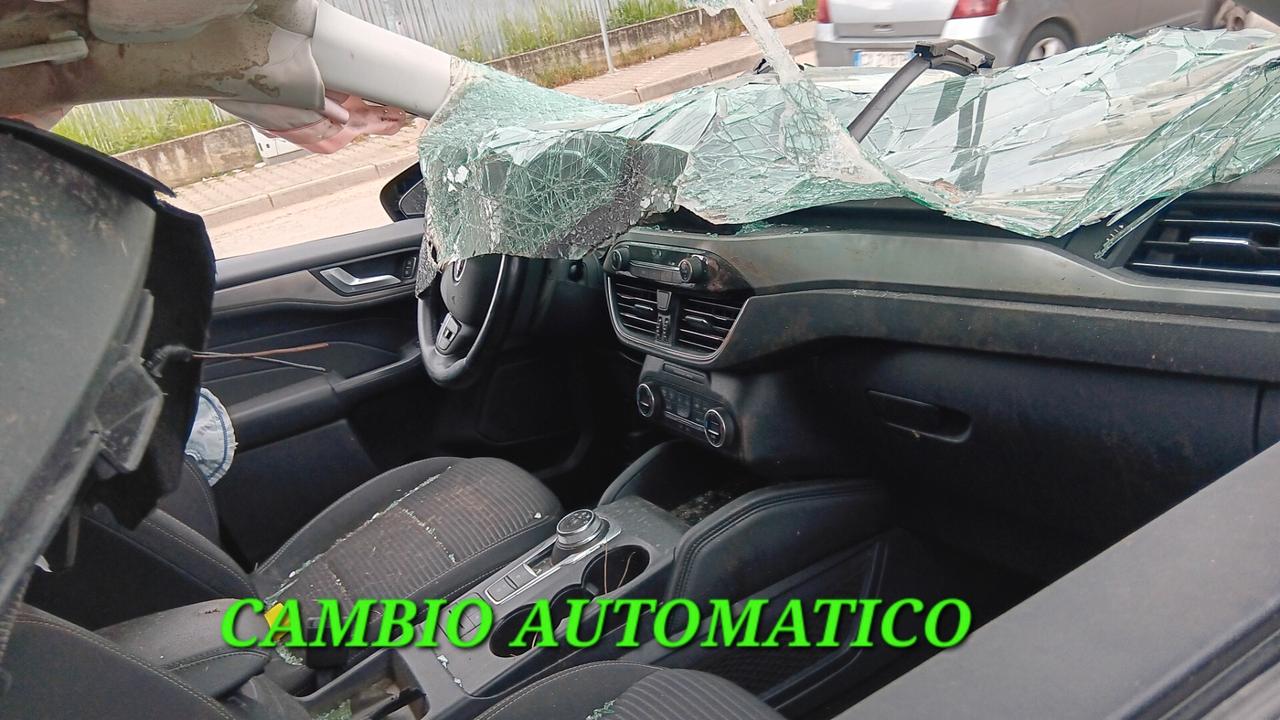 Ford Kuga incidentata sinistrata mondialcars 022