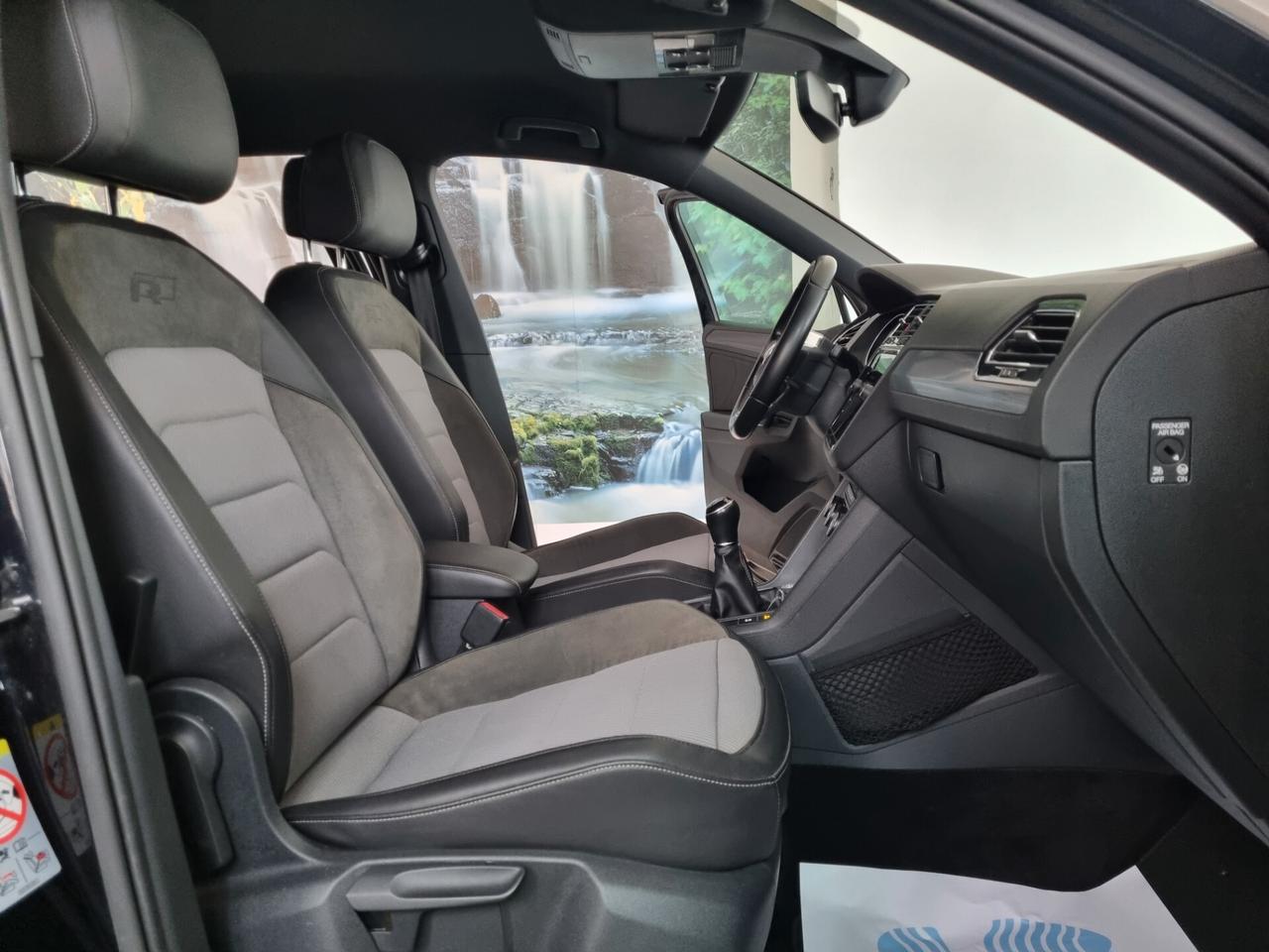 Volkswagen Tiguan 1.6 TDI R-Line, Black Pack, Full led