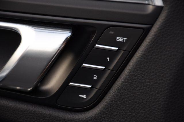 PORSCHE Macan 2.0 T *PDLS*CARPLAY*20"*CAM*