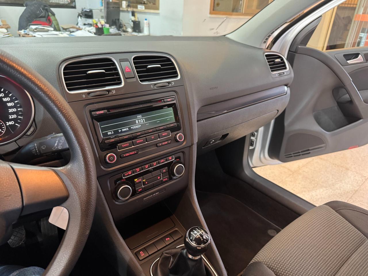 Volkswagen Golf 1.2 TSI 5p. Comfortline 105 cv OK NEOPATENTATI