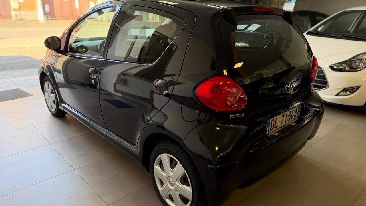 Toyota Aygo 1.0 12V VVT-i 5 porte Sol