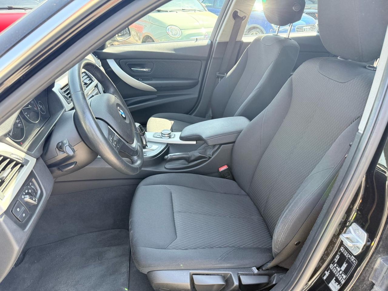 BMW 318d 150cv Business Advantage 2019