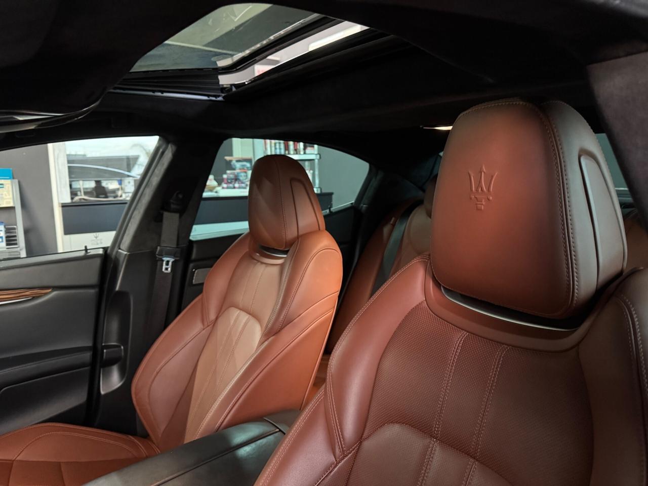 Maserati Ghibli V6 430 CV Q4 Gransport