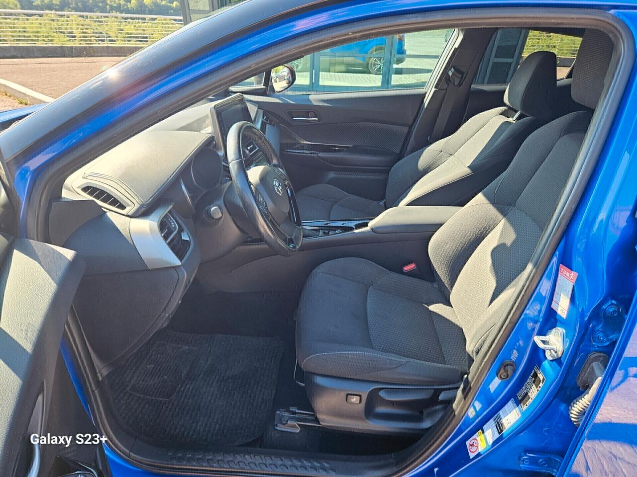 Toyota C-HR 1.8 Hybrid valutiamo usato /scambio