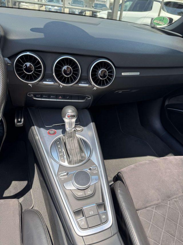AUDI TT Roadster 2.0 tfsi Design quattro s-tronic