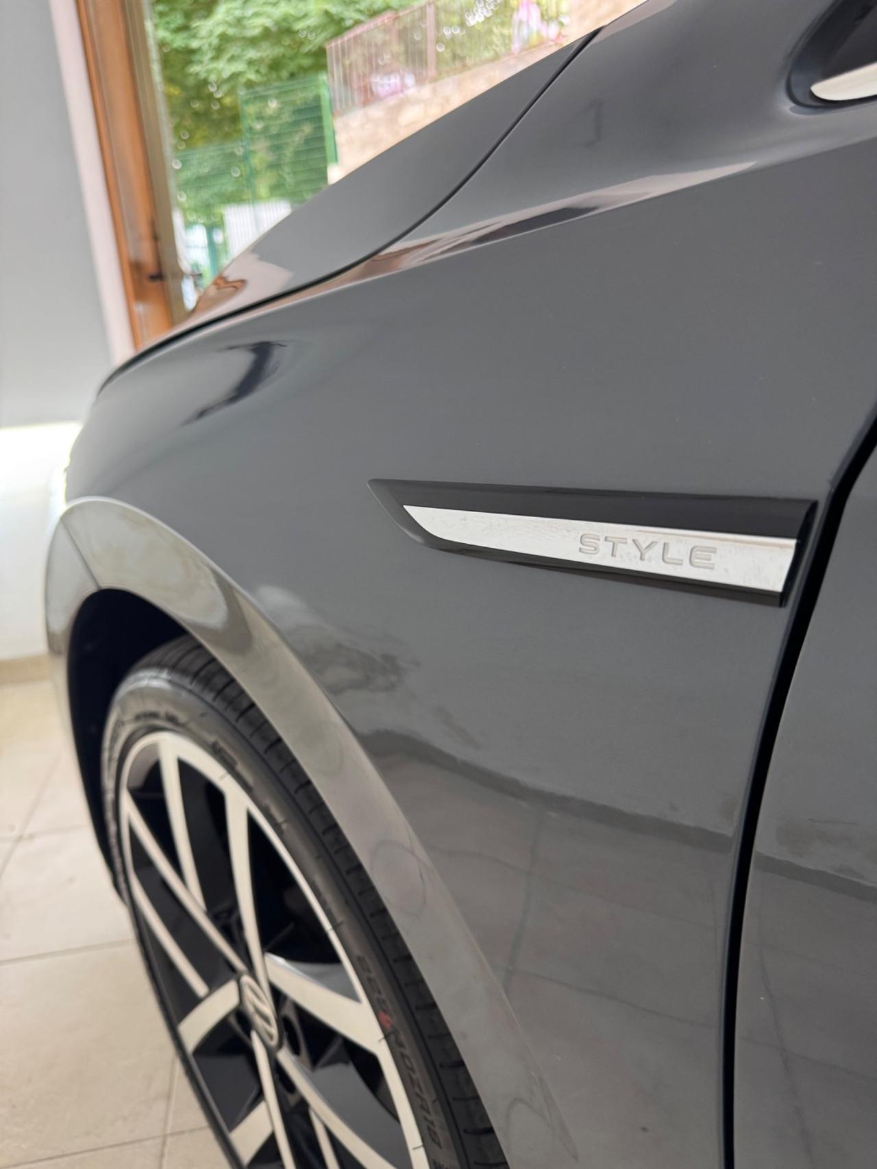 Volkswagen Golf 2.0 TDI DSG Style 150cv Led navi
