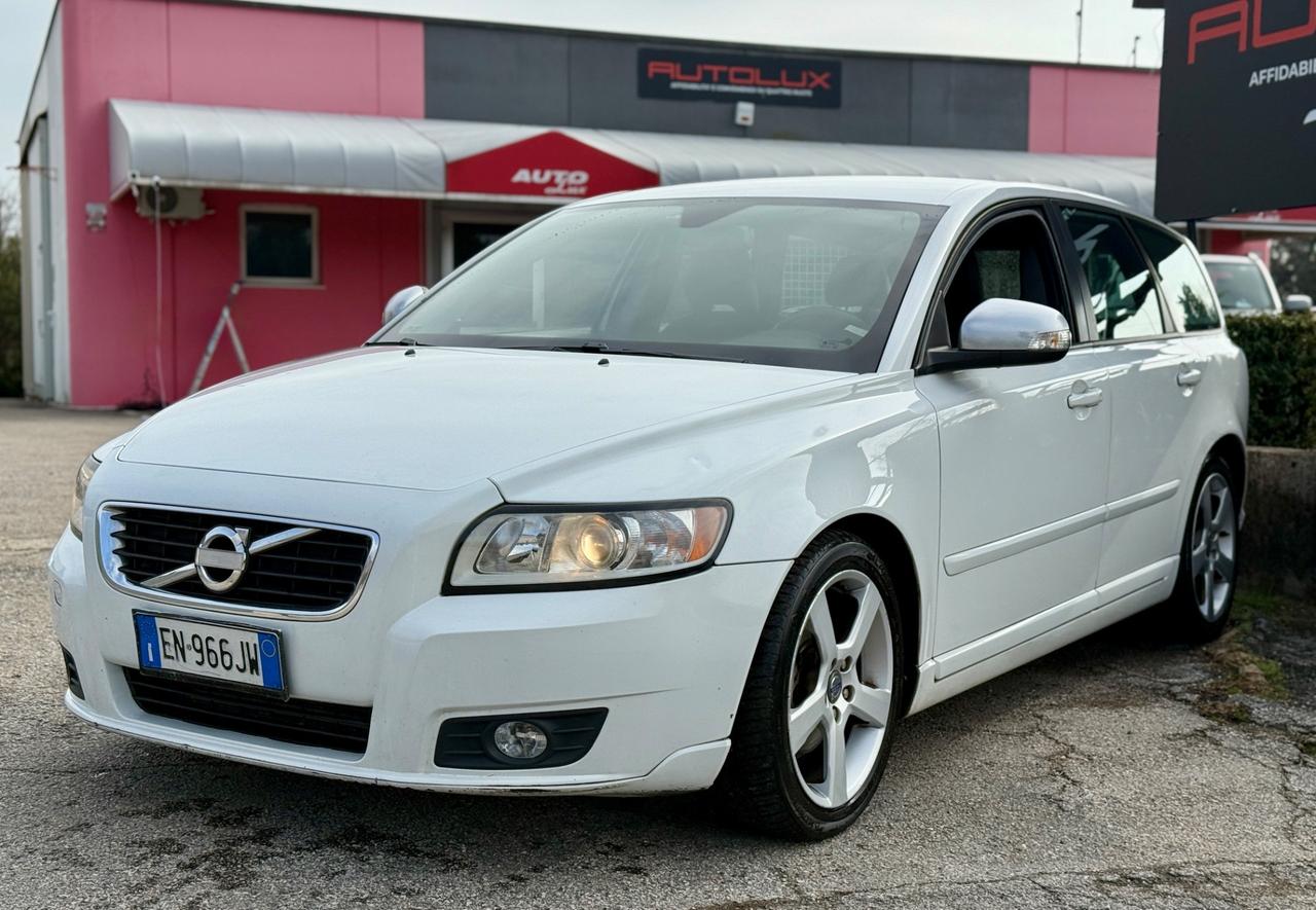 Volvo V50 DRIVe R-design 2012 1.6D OK NEOPATENTATI