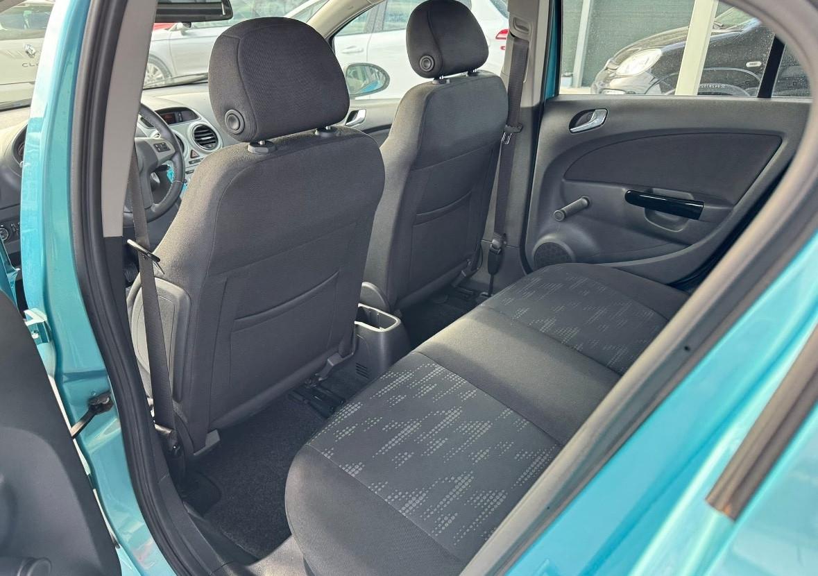 Opel Corsa 1.2 5 porte Club