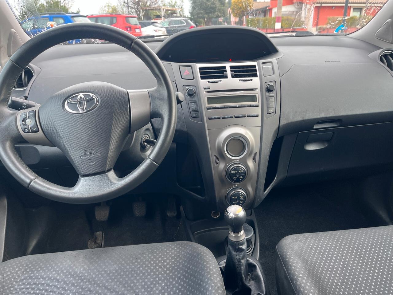 Toyota Yaris 1.0 5 porte
