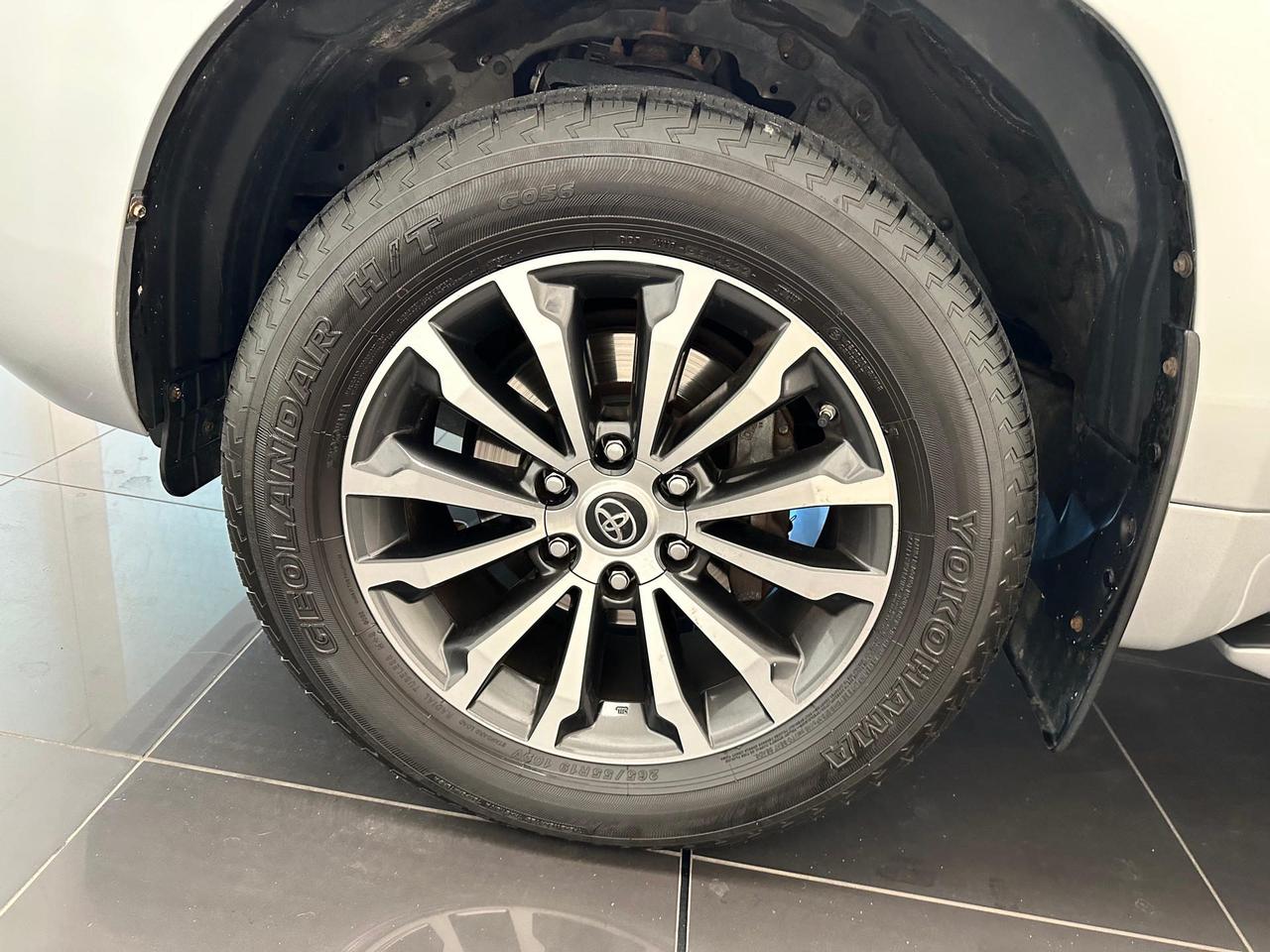 Toyota Land Cruiser 3p 2.8 d-4d Lounge+ auto my19