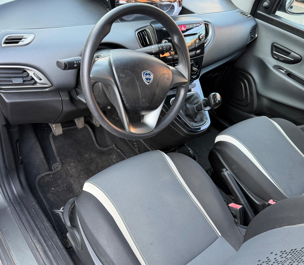 Lancia Ypsilon 1.2 benz/GPL Ecochic Gold