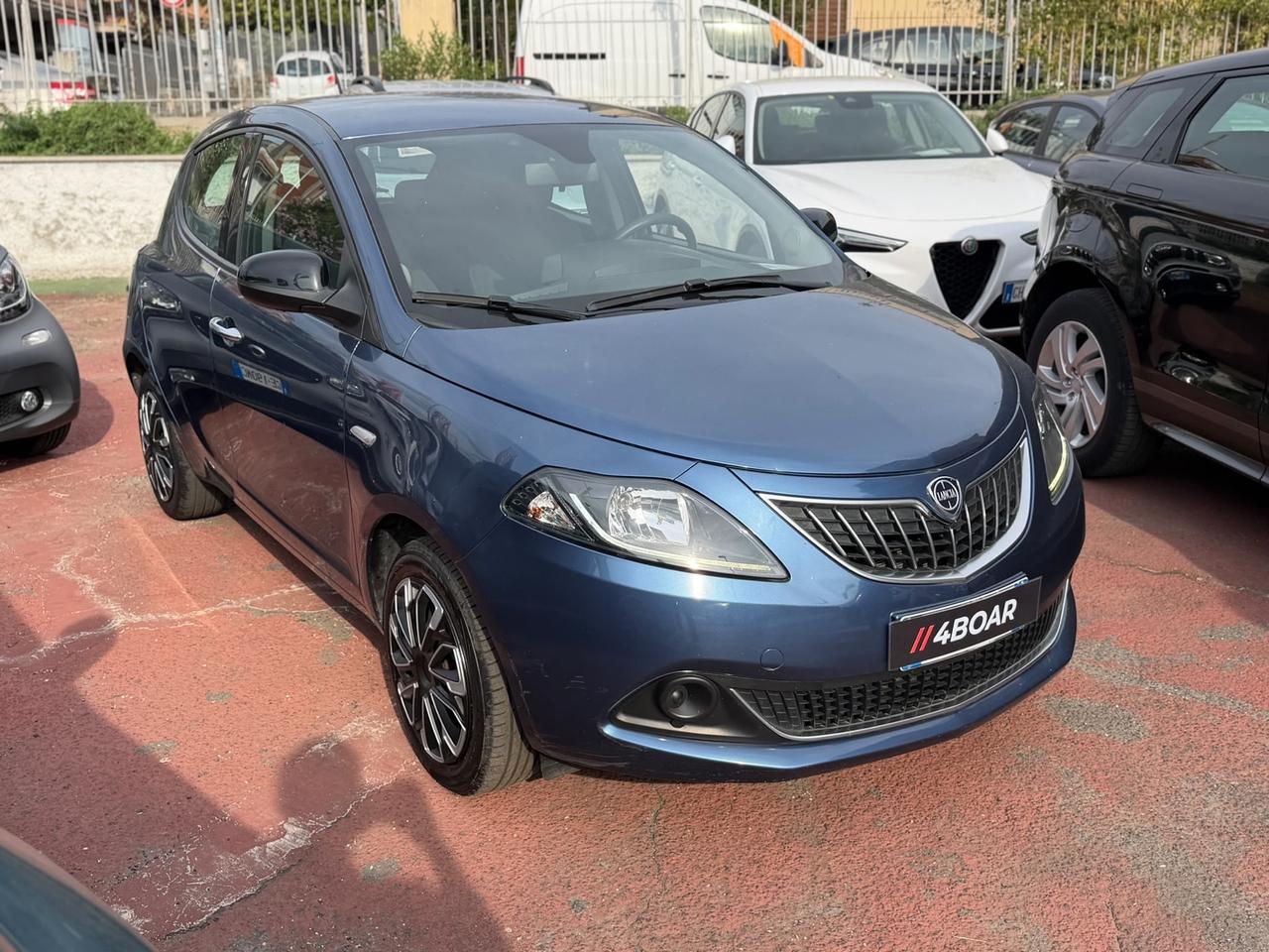 Lancia Ypsilon 1.0 hybrid