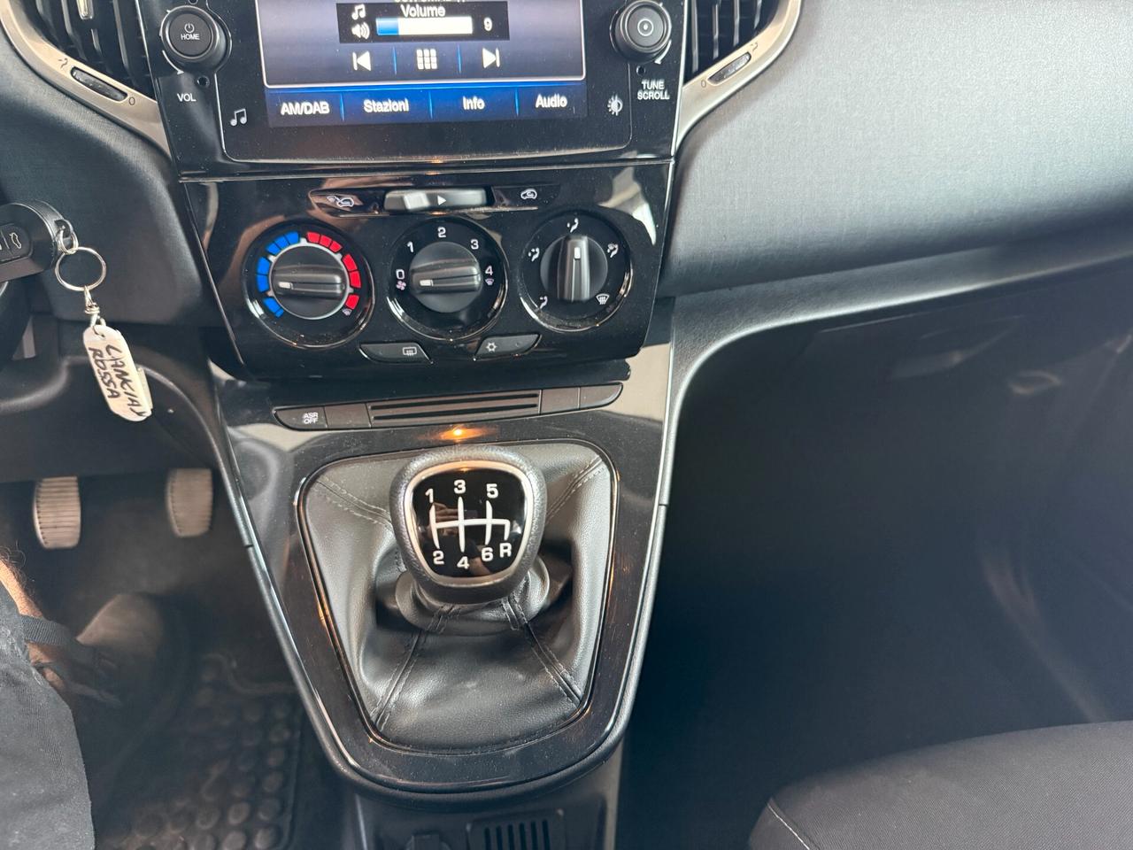 Lancia Ypsilon 1.0 FireFly 5 porte S&S Hybrid Ecochic Gold