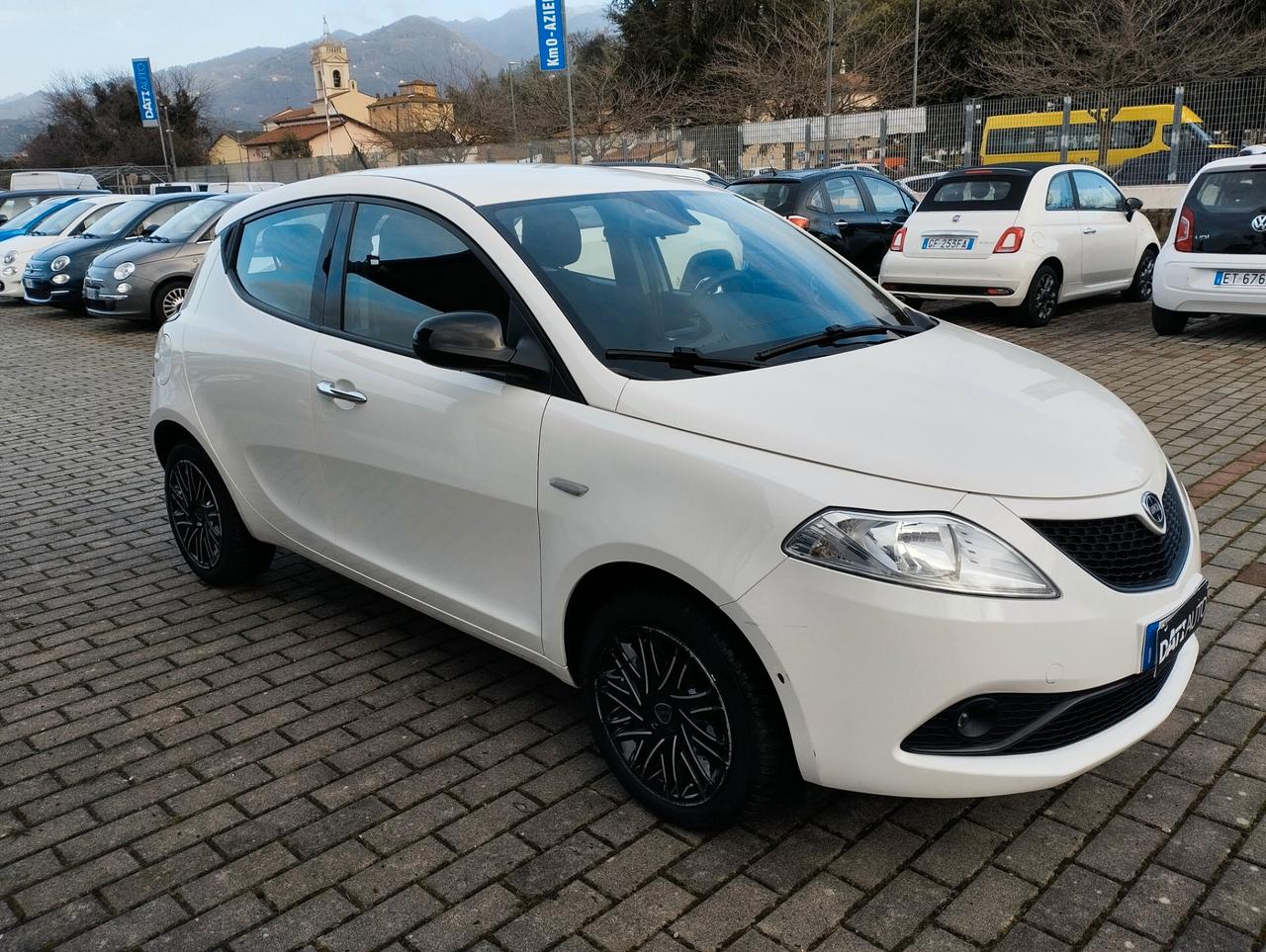 Lancia Ypsilon 1.2 69 CV 5 porte Gold