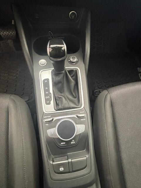 Audi Q2 35 TDI quattro S tronic Identity Black 2021