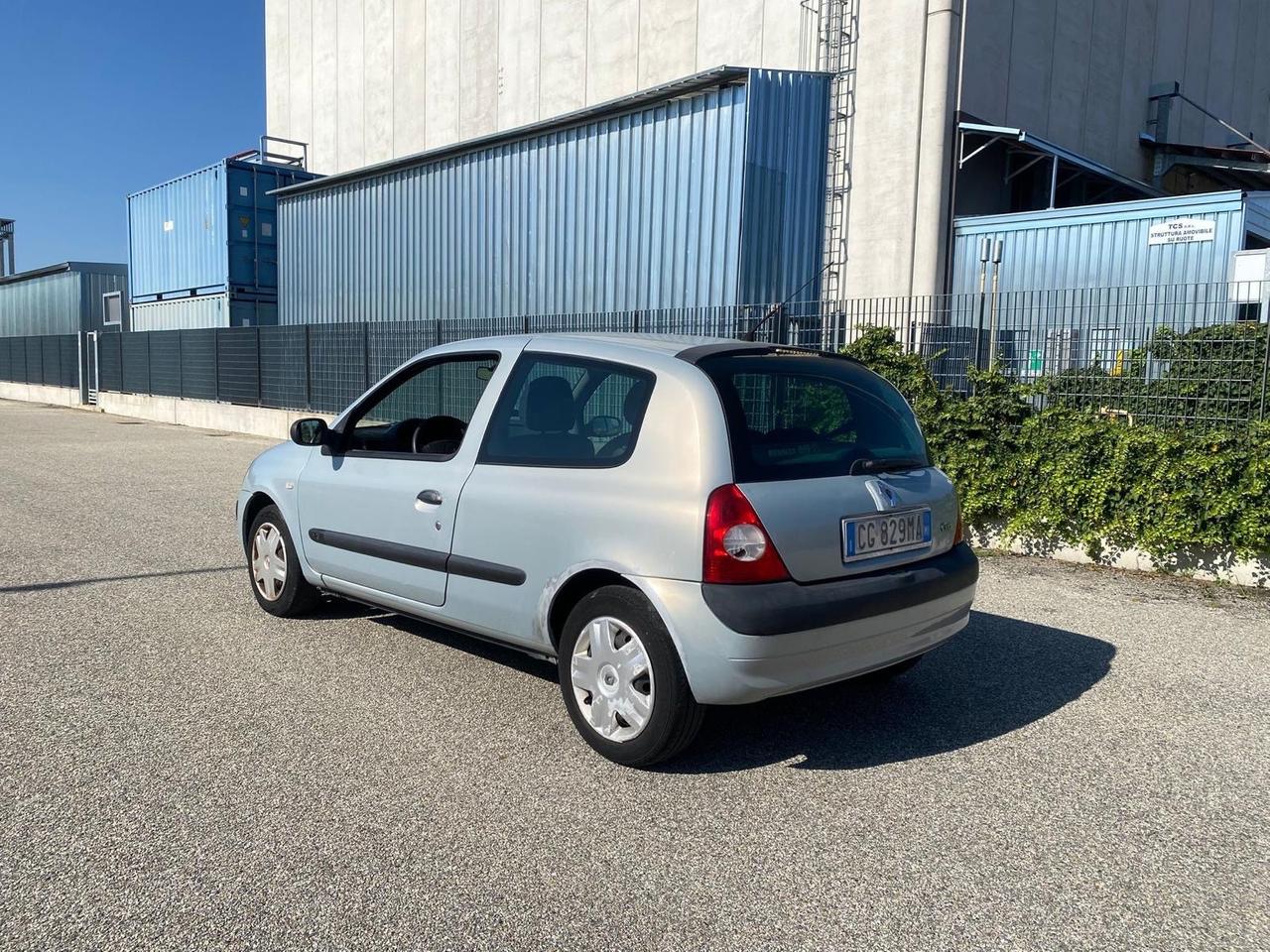Renault Clio 1.2 16V cat 3 porte Privilège