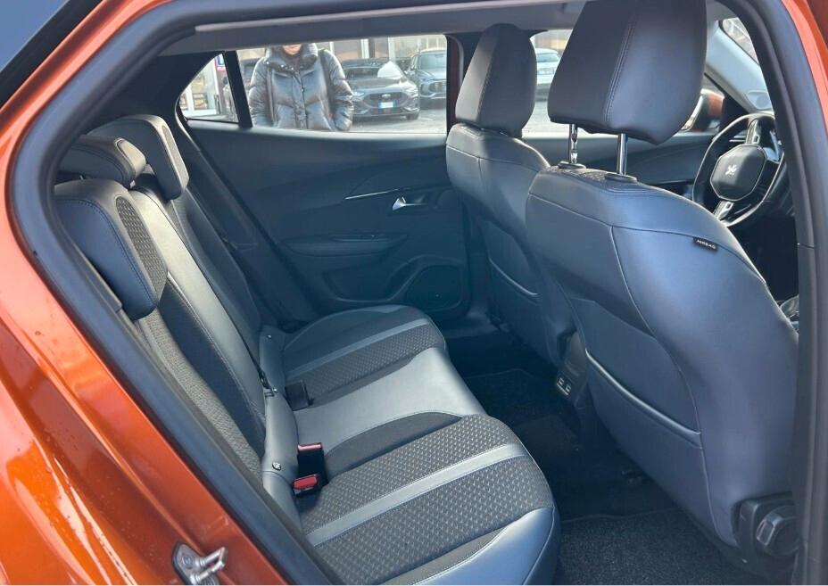 Peugeot 2008 BlueHDi 130 S&S EAT8 Allure