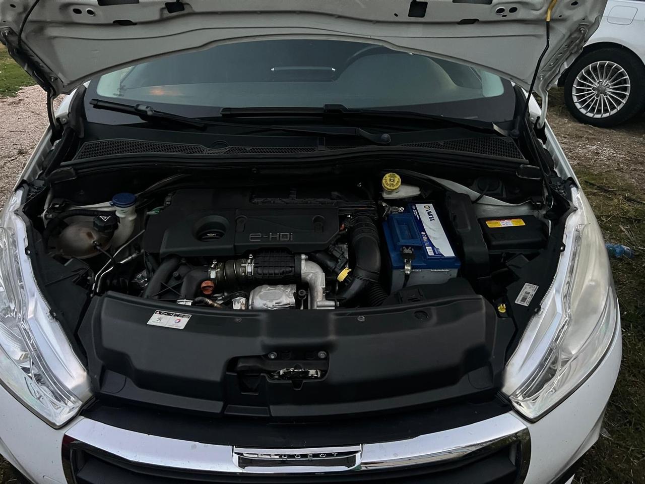 Peugeot 208 1.6 e-HDi 92 CV Stop&Start 5 porte Allure