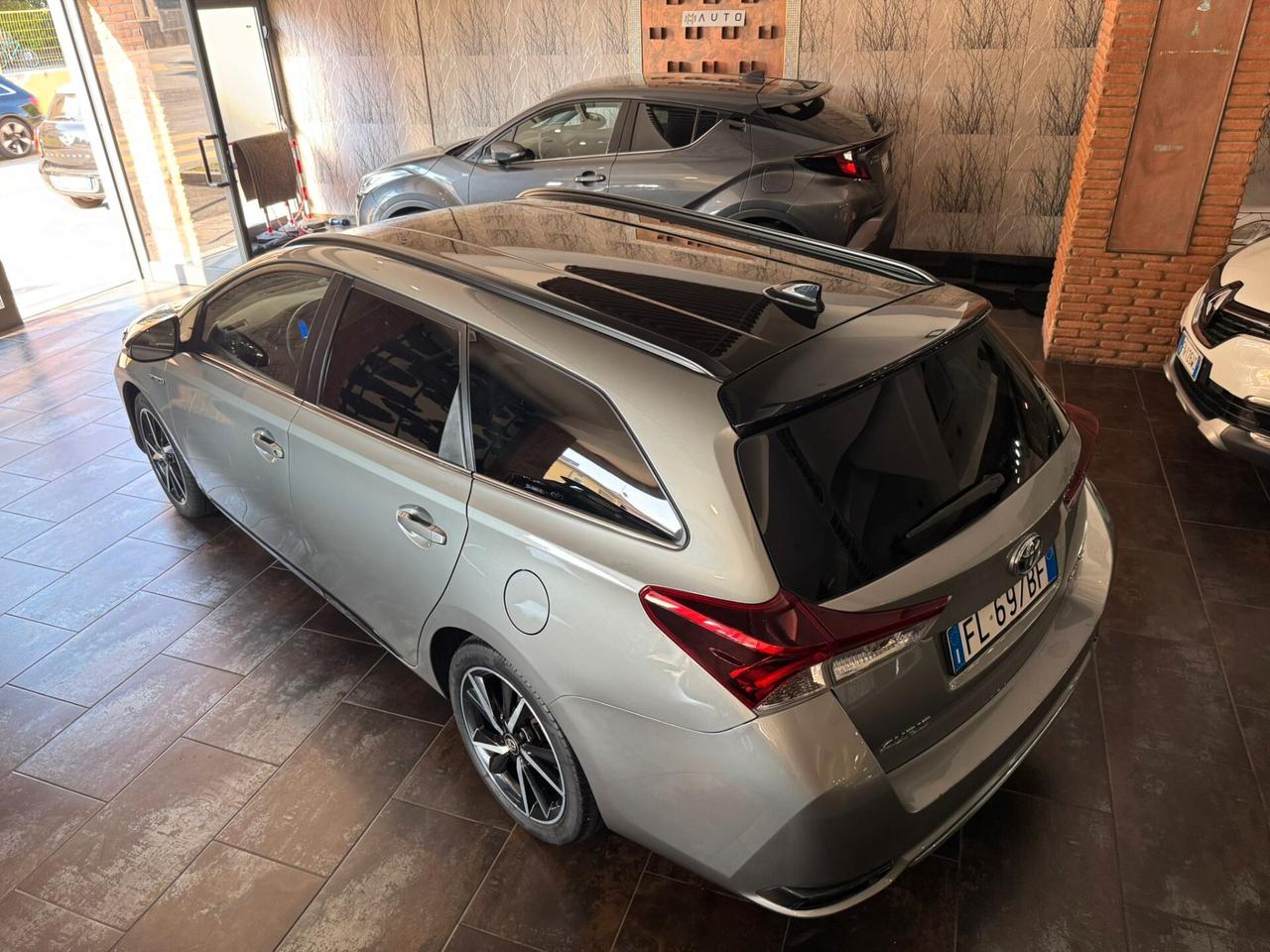 Toyota Auris Touring Sports 1.8 Hybrid Style