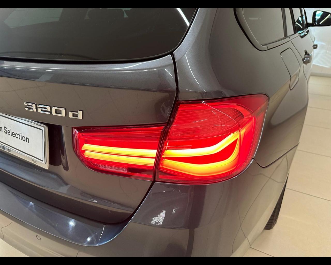 BMW Serie 3 (F30/31) - 320d xDrive Touring Msport