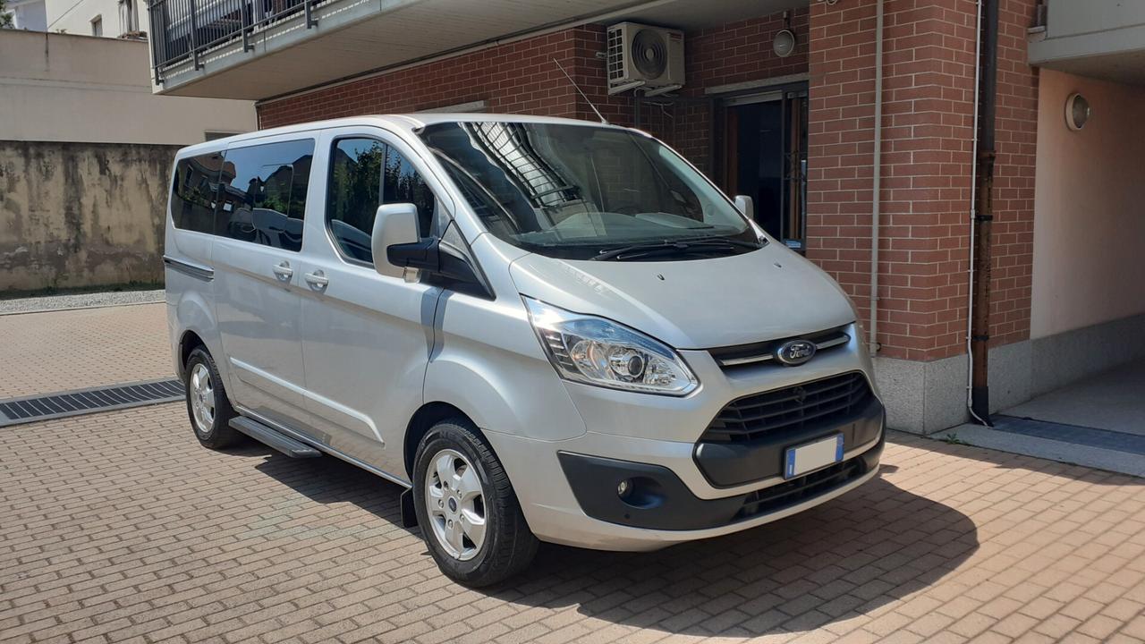 Ford Tourneo Custom Ford Tourneo Connect trasporto disabili pedana