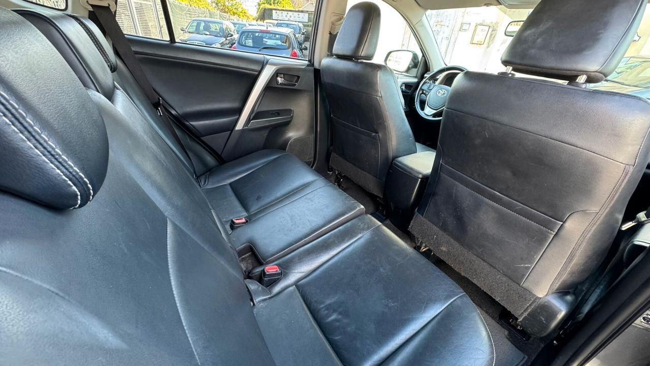 Toyota RAV 4 RAV4 2.0 D-4D 2WD Lounge